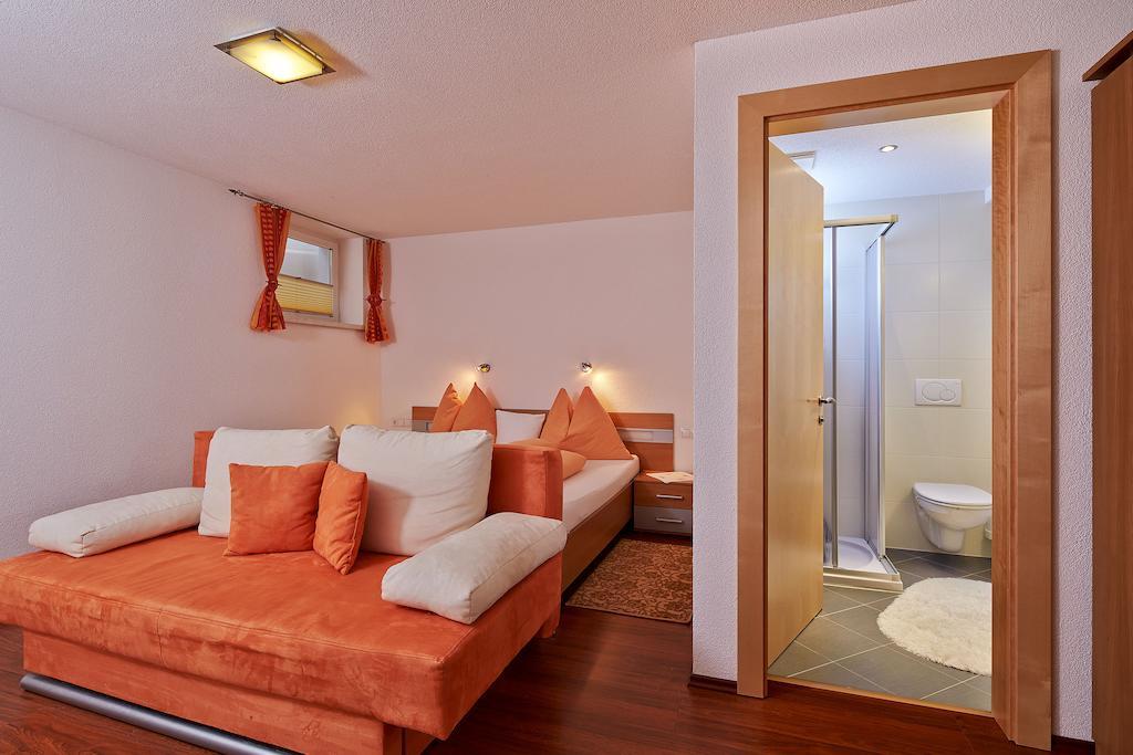 Apart Sunshine Langenfeld Room photo