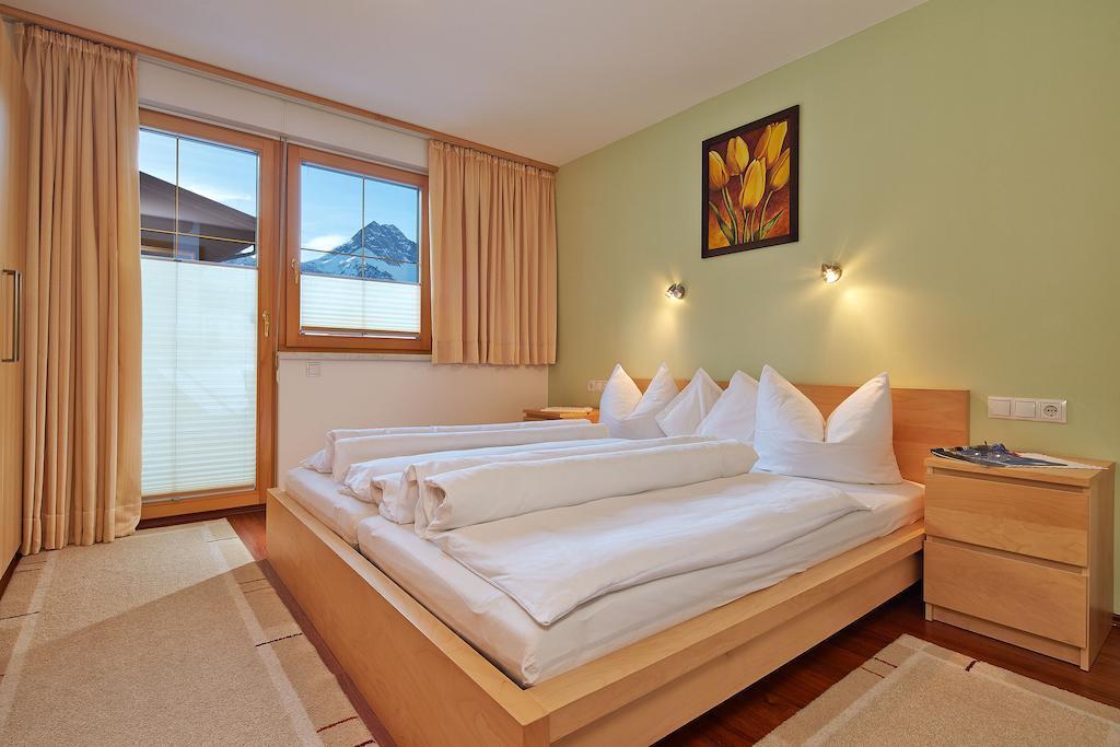 Apart Sunshine Langenfeld Room photo